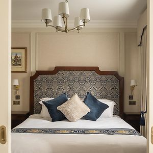 The Leonard Hotel